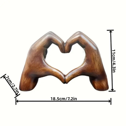 Escultura Decorativa de Madera – Manos en Forma de Corazón